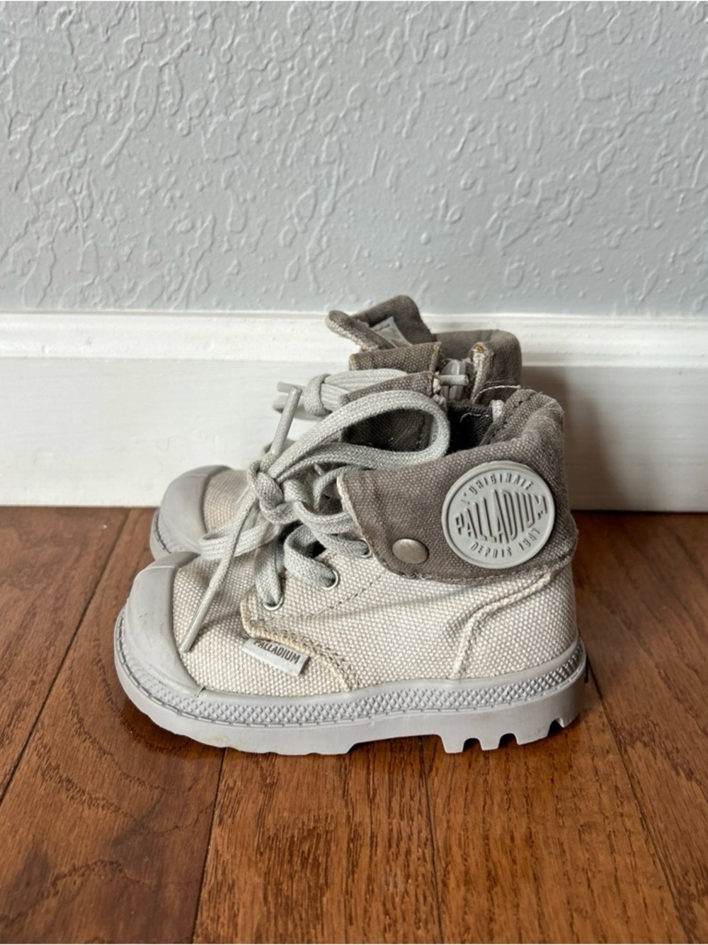 Palladium Pampa Hi Sneakers Shoes Baby Size 4 Gray